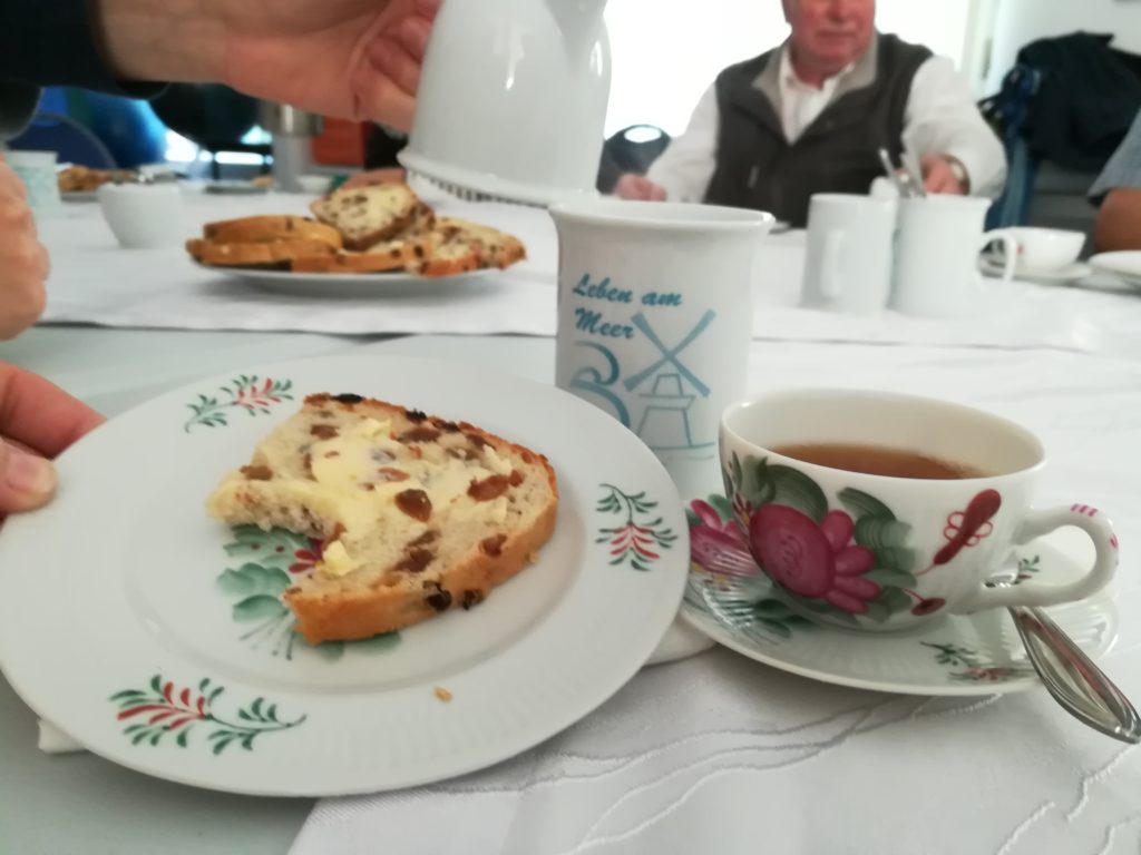 Ostfriesentee, Kaffee und Krintstut